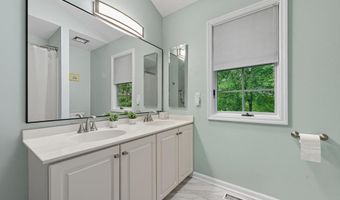 14 STONEBRIDGE Dr, Hockessin, DE 19707