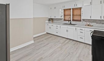 3245 Oakwood Ave, Alton, IL 62002