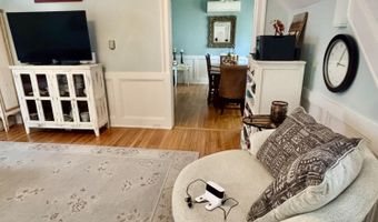 225 Pearl St, Beach Haven, NJ 08008