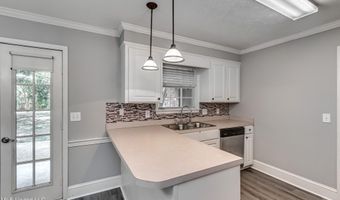 154 Chestnut Dr, Brandon, MS 39047