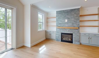4 Longview Dr 403, Atkinson, NH 03811