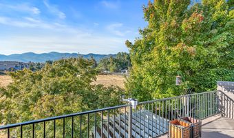 2216 Dollarhide Way, Ashland, OR 97520