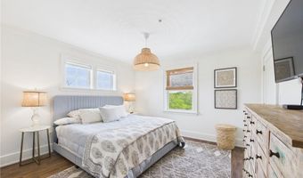 20 E Bowery St 3B, Newport, RI 02840