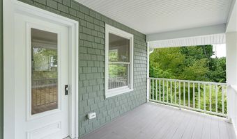 439 Broadway St D, Newport, RI 02840