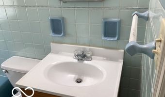 817 W 53rd St, Anderson, IN 46013