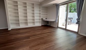 5633 INDEPENDENCE Cir, Alexandria, VA 22312