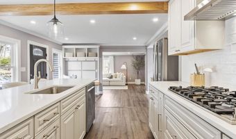 31 Manor Rd, Bolton, MA 01740