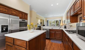 9209 TOWN GATE Ln, Bethesda, MD 20817