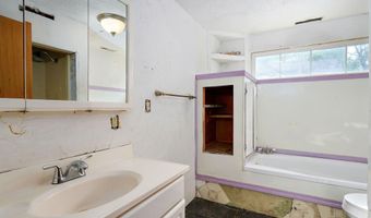 427 Morgan Ave, Aurora, MO 65605