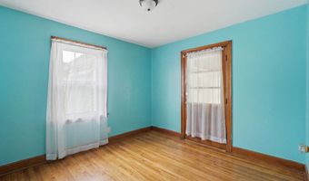 84 Lakeview Ave, Cheshire, CT 06410