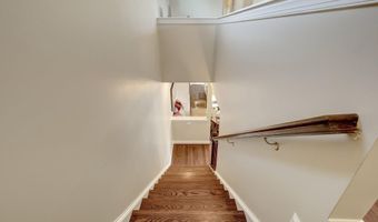 20405 SAVIN HILL Dr, Ashburn, VA 20147