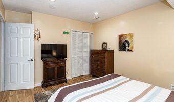 532 W Riverside Rd, Ames, IA 50010