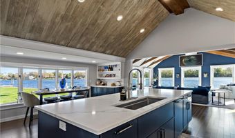166 New Meadow Rd, Barrington, RI 02806