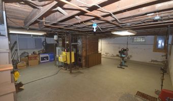 744 Hammond St, Bangor, ME 04401