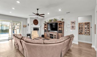 241 WALKERS POINT Dr, Auburndale, FL 33823