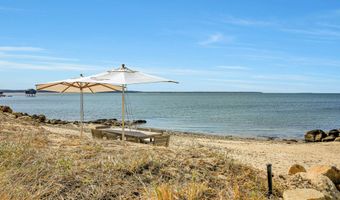 8-10 Old Lazy Point Rd, Amagansett, NY 11930