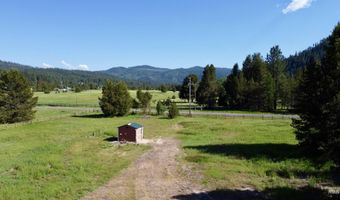 16 Smiths Ferry Dr, Cascade, ID 83611