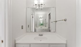 704 Cherry Brook Rd, Canton, CT 06019