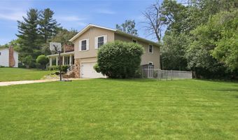 212 Country Club Ln, Altoona, WI 54720