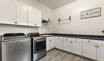 2080 E AQUARIUS Pl, Chandler, AZ 85249
