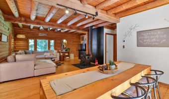 21663 OATLANDS Rd, Aldie, VA 20105