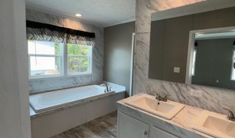 7413 Detonti Rd, Bauxite, AR 72011