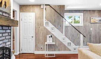 12 S Bay Ave, Amityville, NY 11701