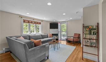 30 First School St, Bristol, RI 02809