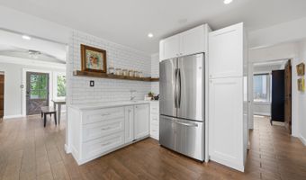 905 N Douglas Ave, Arlington Heights, IL 60004