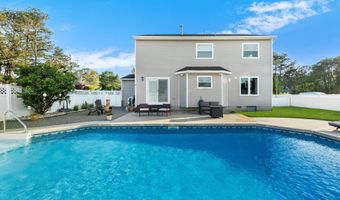 48 Poplar St, Beachwood, NJ 08722