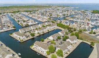 12 Blue Heron Ln, Bayville, NJ 08721