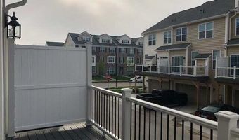 2780 Ashcombe Dr, Ann Arbor, MI 48105