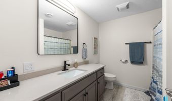 1005 Walnut St, Beresford, SD 57004