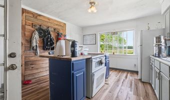 6246 Slater Rd, Andover, OH 44003