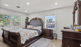 25 Livingston Ave, Avenel, NJ 07001