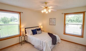 101 Serenity Dr, Alton, IL 62002