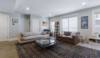 111 B St 5, Boston, MA 02127