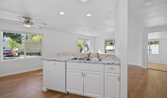 939 S Valley View Rd UNIT 12, Ashland, OR 97520