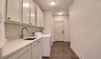 7470 Sevenoaks Ave, Baton Rouge, LA 70806