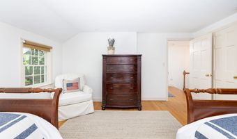60 Old Wood Rd, Avon, CT 06001