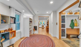 436 Pinewood St, Ann Arbor, MI 48103