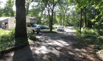 586 S County Trl, Exeter, RI 02822