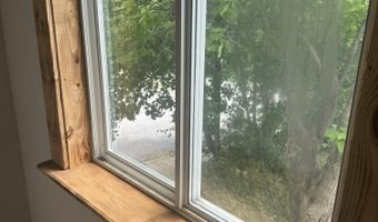 6 Henry St, Amsterdam, NY 12010