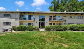 4943 AMERICANA Dr D-102, Annandale, VA 22003