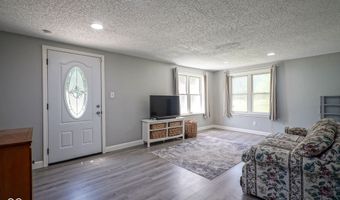 5902 Oak Ln, Anderson, IN 46013