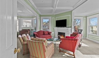 98 Kay St 2, Newport, RI 02840