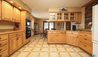 48224 266th St, Brandon, SD 57005