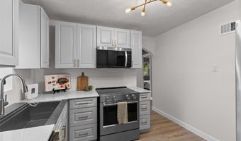9938 Coventry Ln, Affton, MO 63123