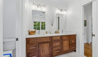 7926 BOLLING Dr, Alexandria, VA 22308