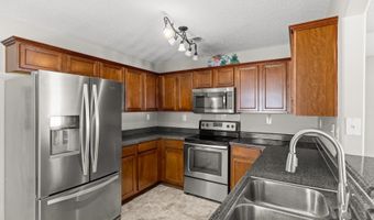 8924 VILLAGE LAKE Ln, Bartlett, TN 38002